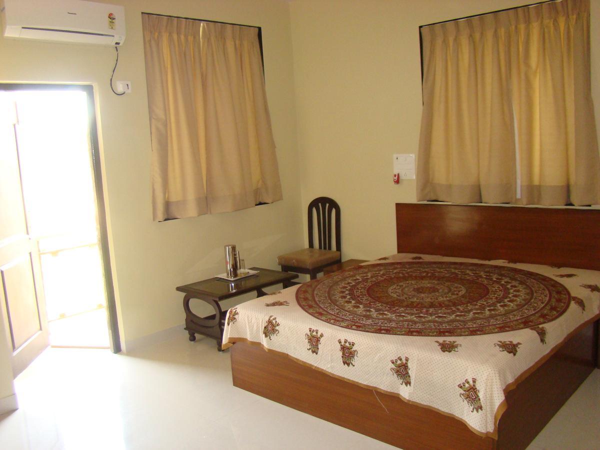 Hira Laxmi Residency Hotel Alibág Kültér fotó