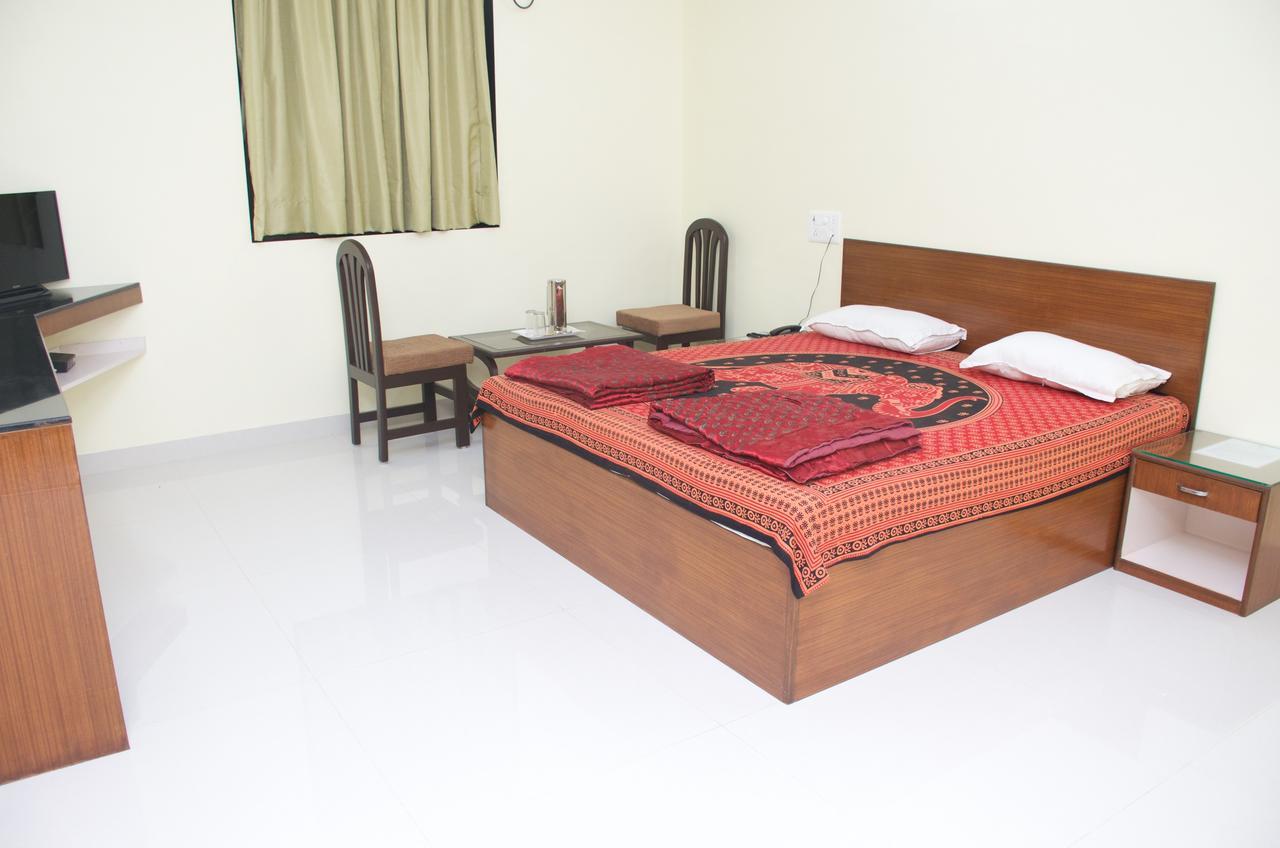 Hira Laxmi Residency Hotel Alibág Kültér fotó