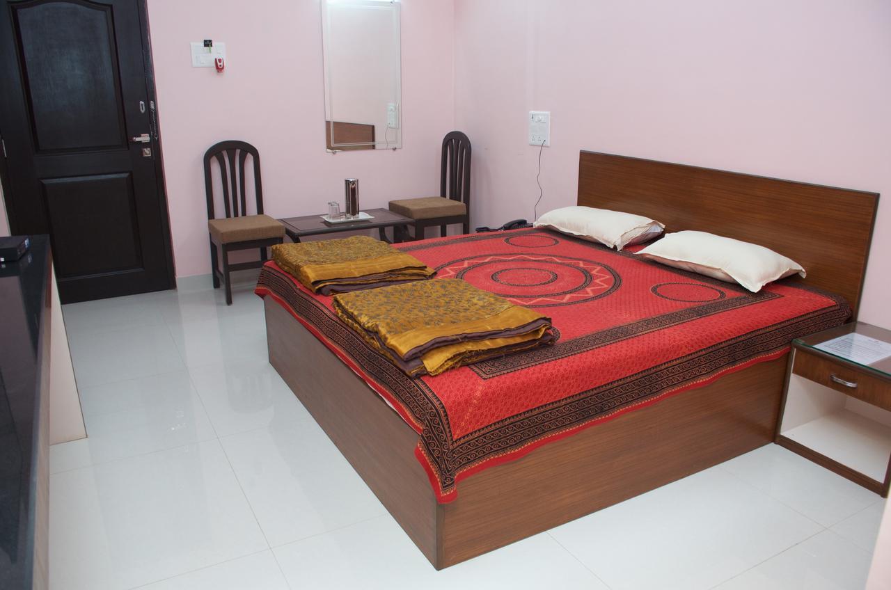 Hira Laxmi Residency Hotel Alibág Kültér fotó